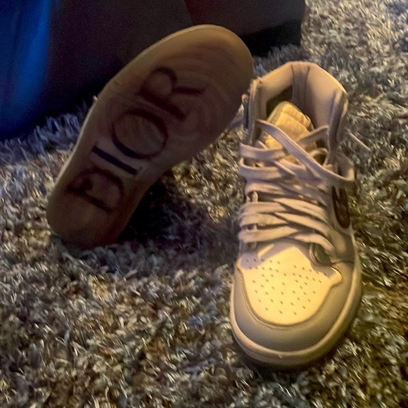 COPY - Dior x Air Jordan 1 High - Picture 1 of 4